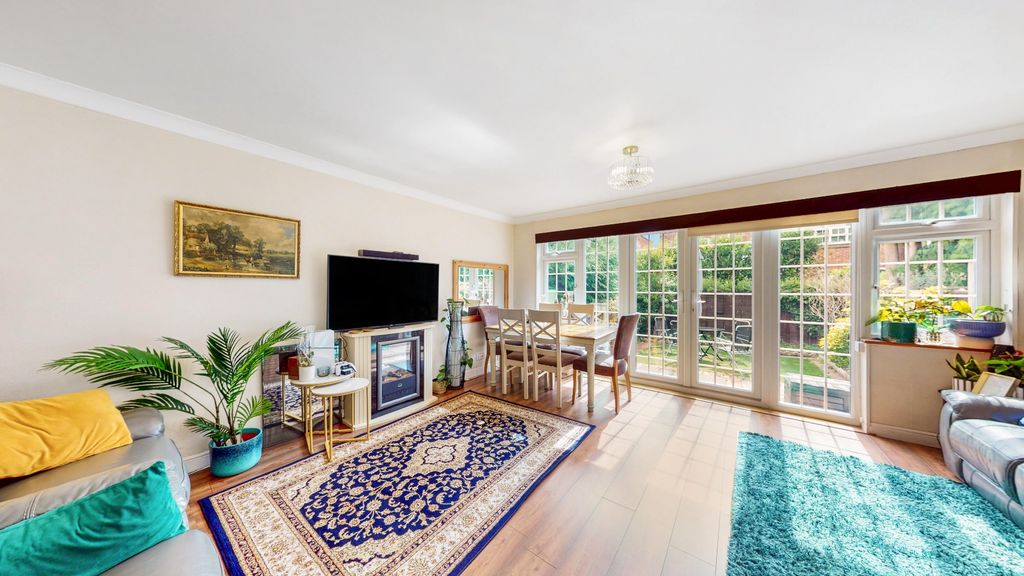 Property photo 2 of 15 4696791