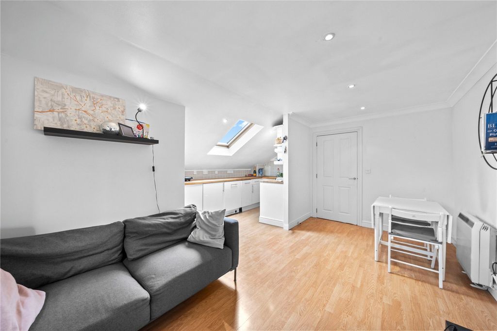 Property photo 2 of 8 Picture No. 04