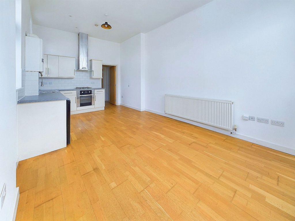 Property photo 3 of 8