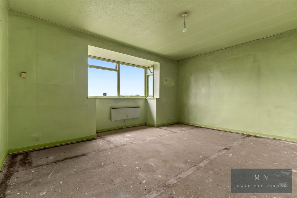 Property photo 2 of 9 Hereford Court 16 MV-2.Jpg