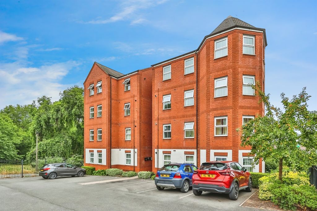 Property photo 1 of 17