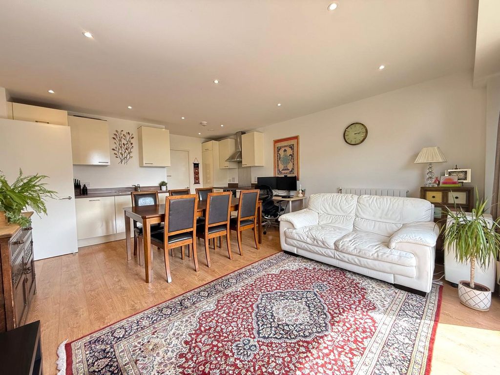 Property photo 2 of 13 Picture No. 63