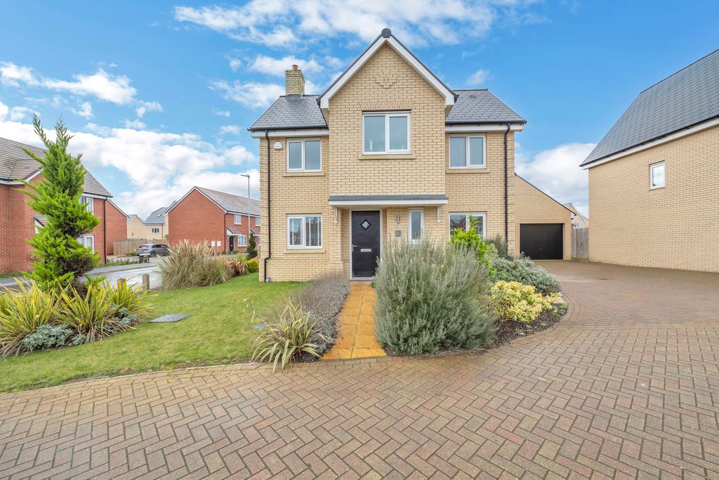 Property photo 1 of 21 Front