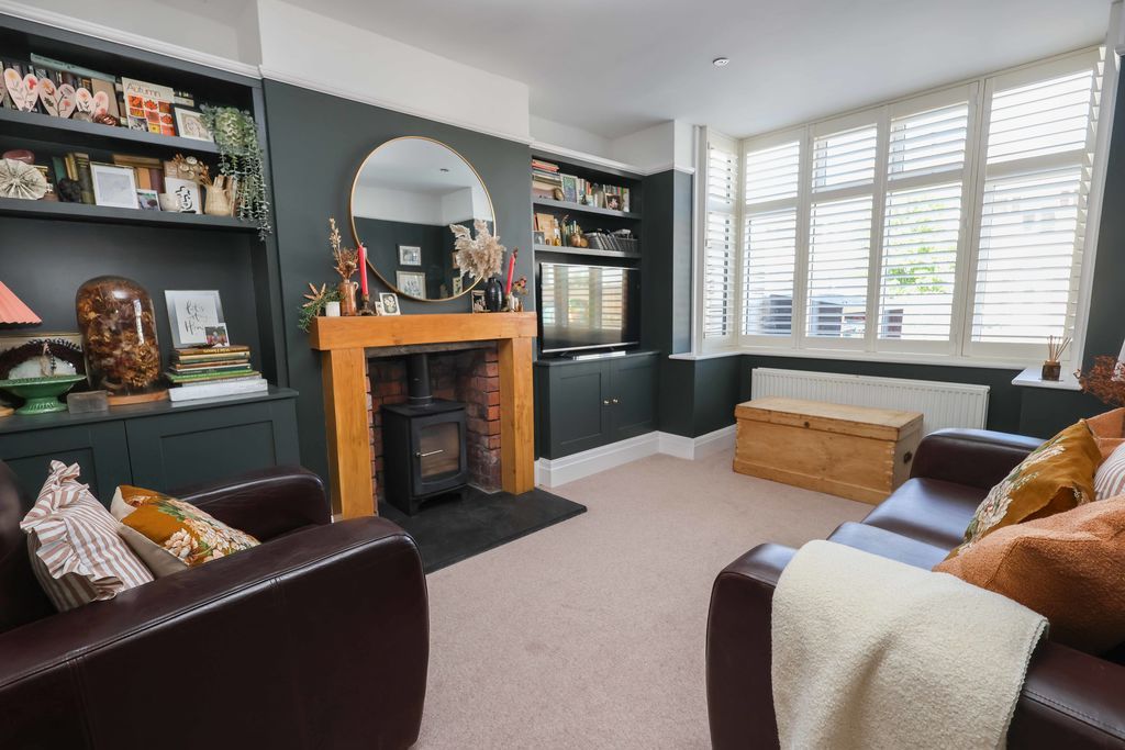 Property photo 2 of 29 Sitting Room