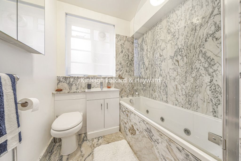 Property photo 3 of 6 Bathroom