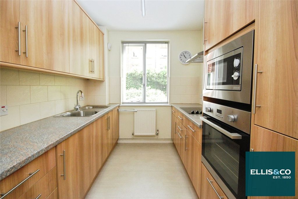Property photo 1 of 12 Picture No. 17