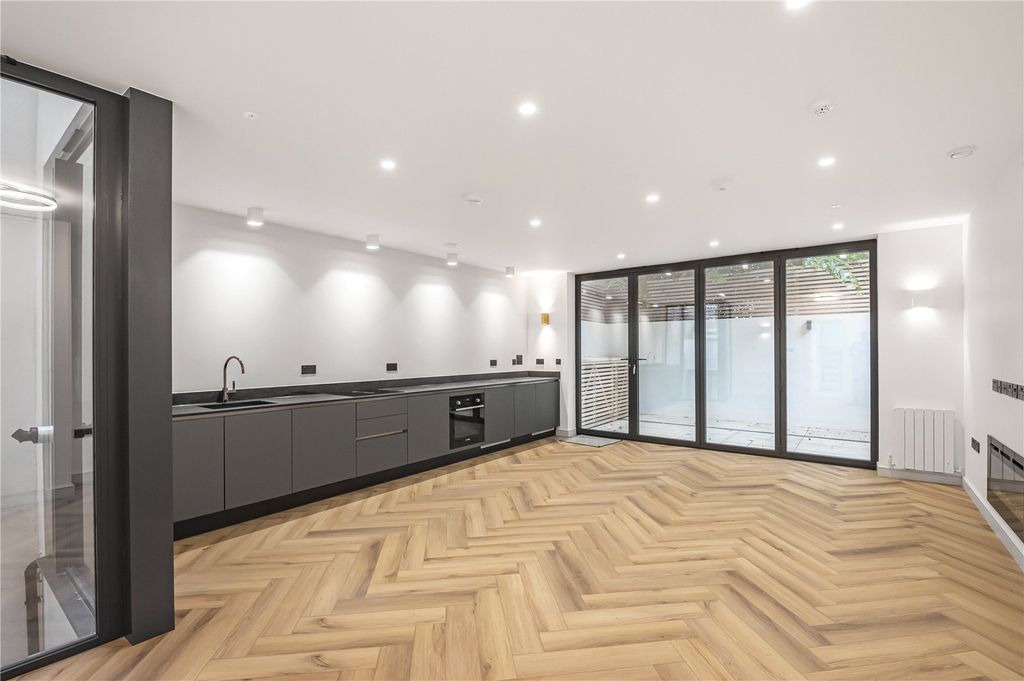 Property photo 1 of 14 Picture No. 09