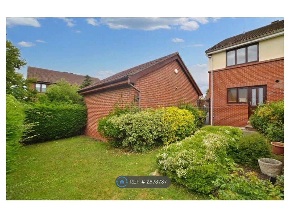 Property photo 2 of 12 Garden