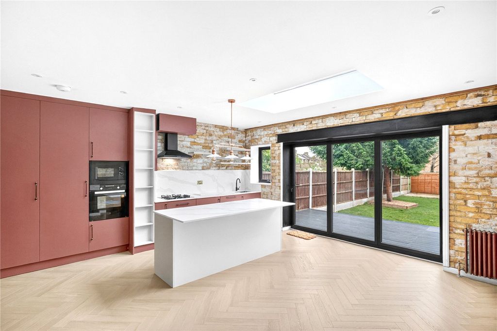 Property photo 3 of 16 Picture No. 07