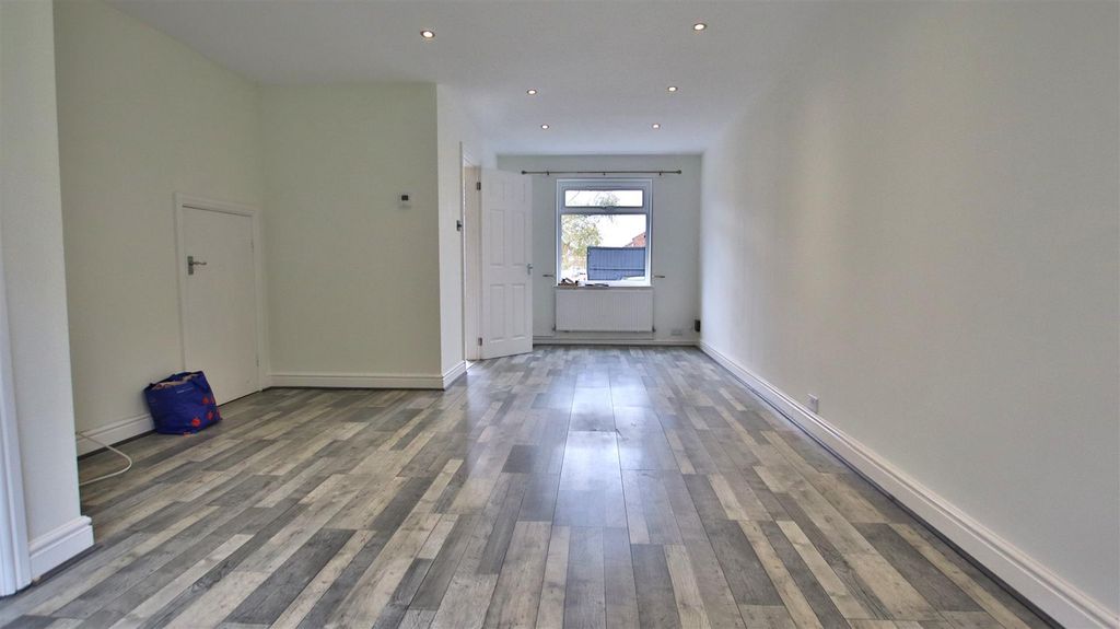 Property photo 3 of 13 Img_9876.Jpg