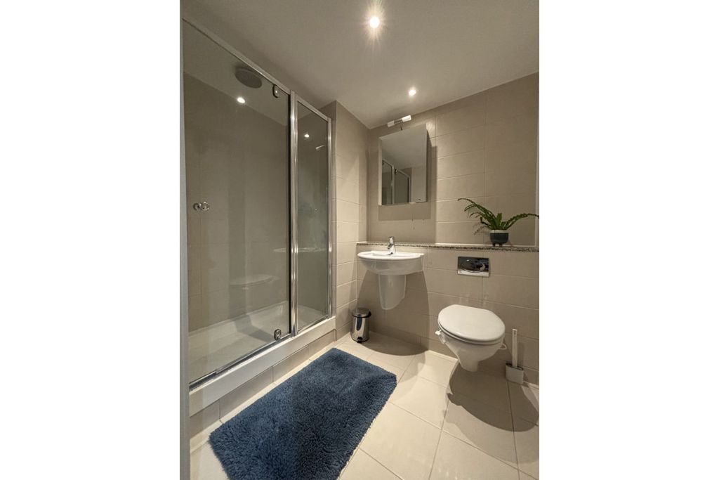 Property photo 3 of 30 Bathroom