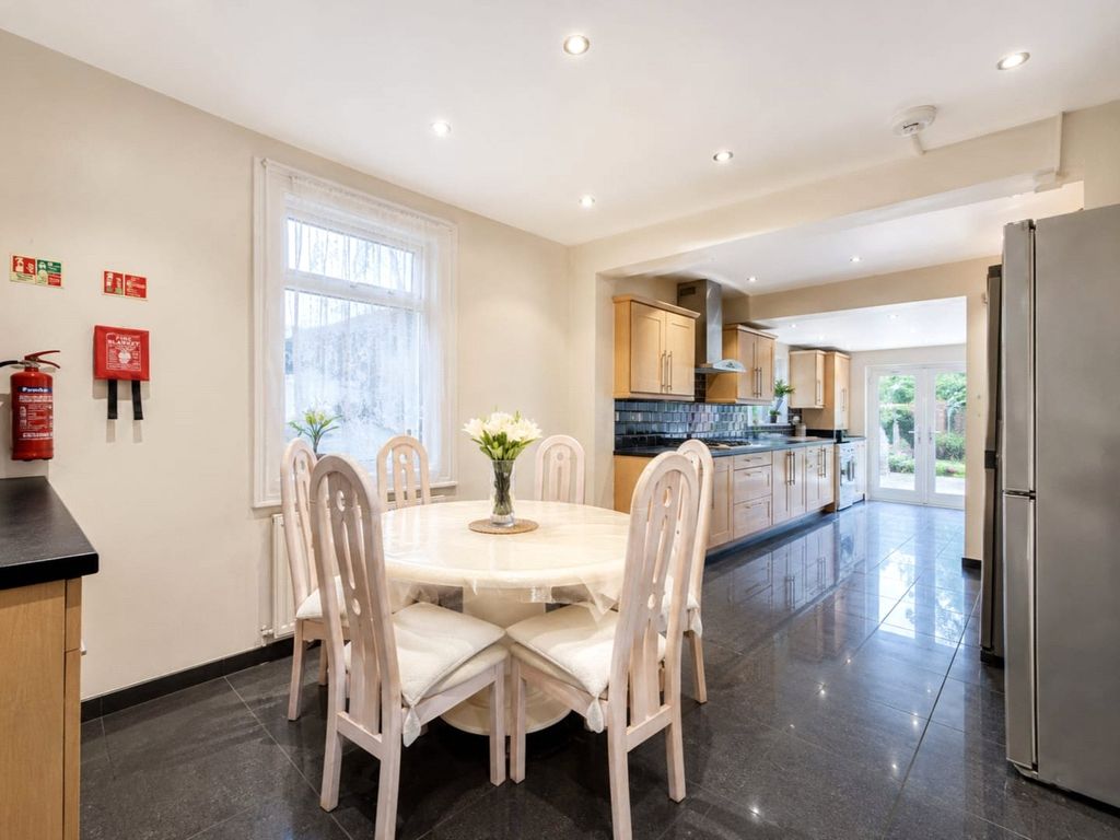 Property photo 2 of 12 Kitchen/Dining