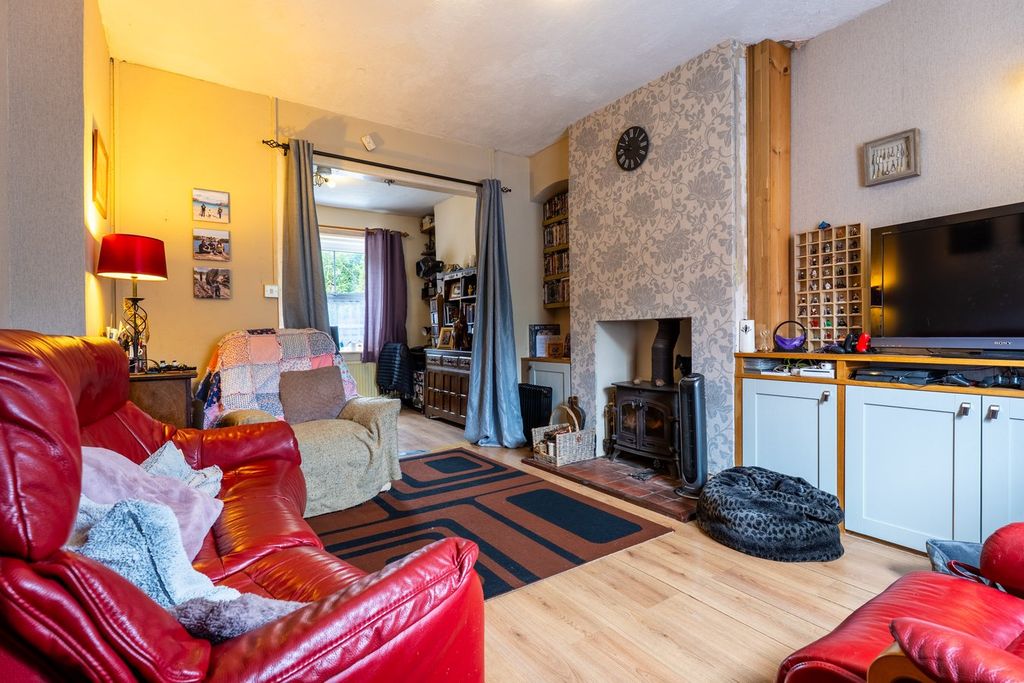 Property photo 3 of 33