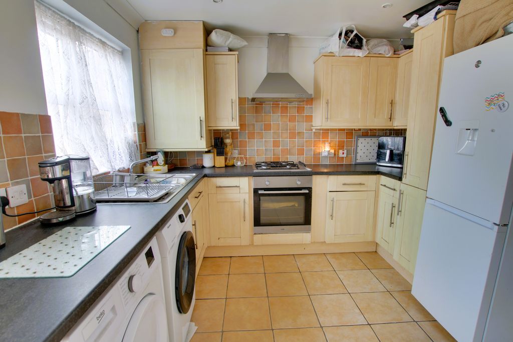 Property photo 2 of 9