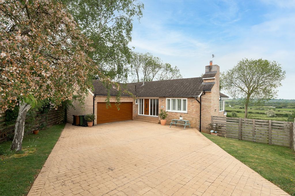 Property photo 1 of 41