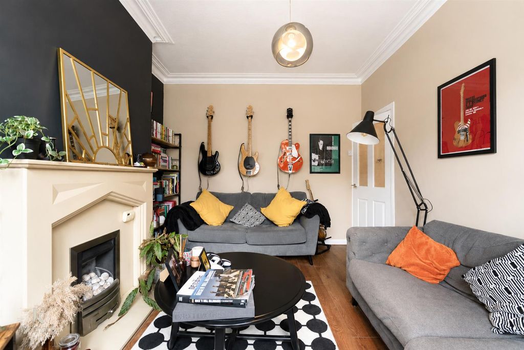 Property photo 2 of 18 A.-095.Jpg