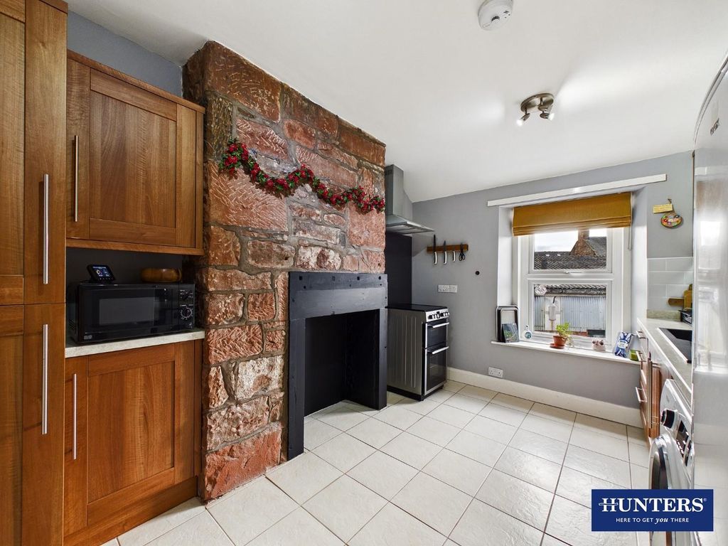 Property photo 3 of 14 Kitchen