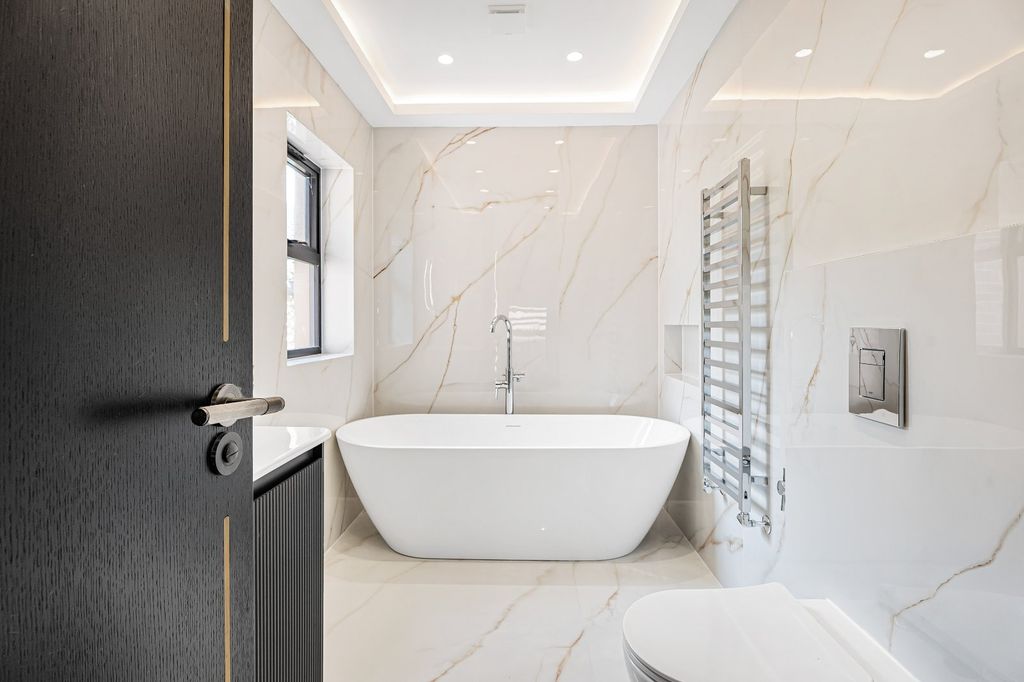 Additional image 14 of 5 bed detached house for salePipers Green Lane, Edgware HA8