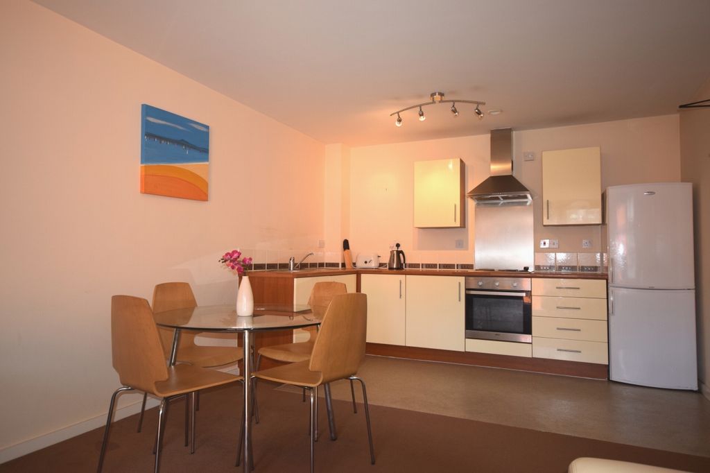 Property photo 3 of 7 Dining Area
