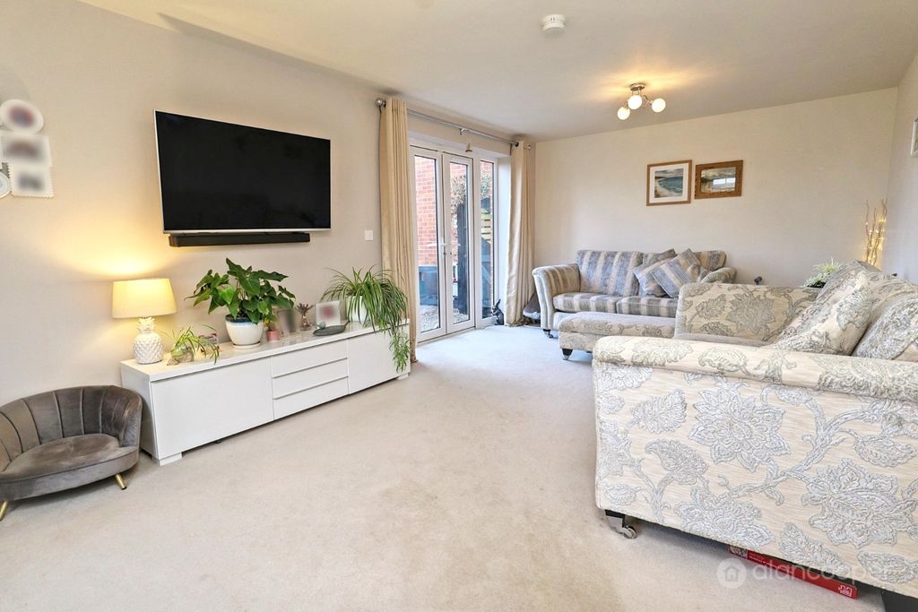Property photo 3 of 31 4246335
