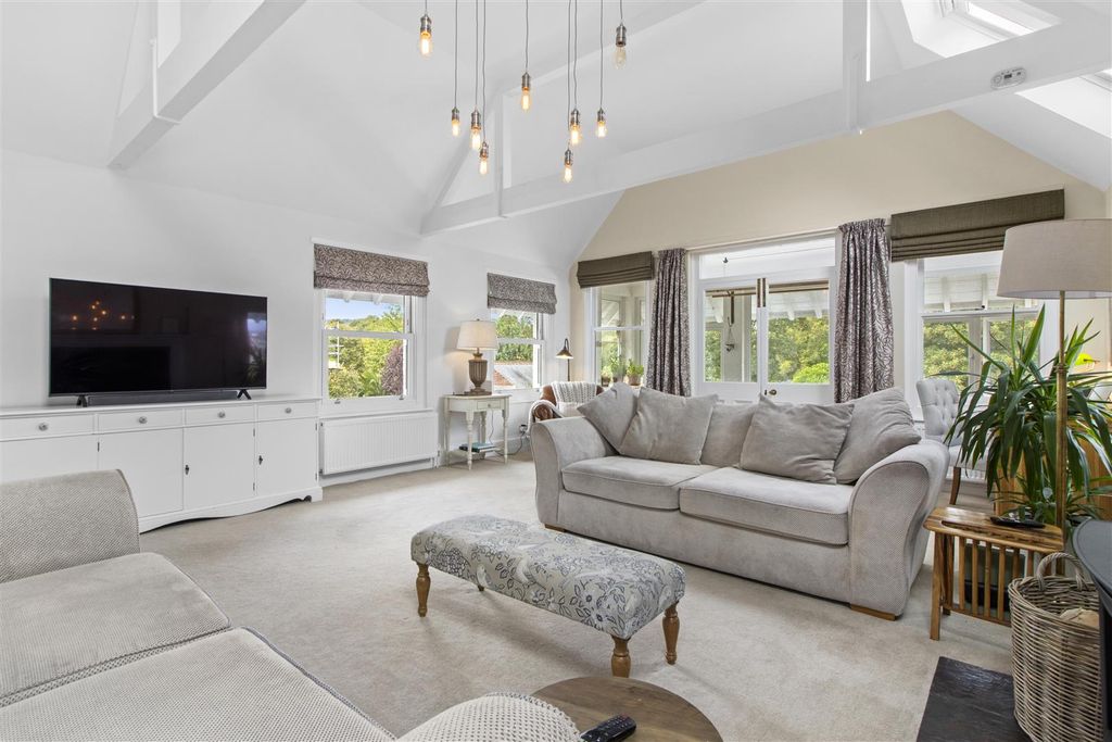 Property photo 3 of 26 Sitting Room
