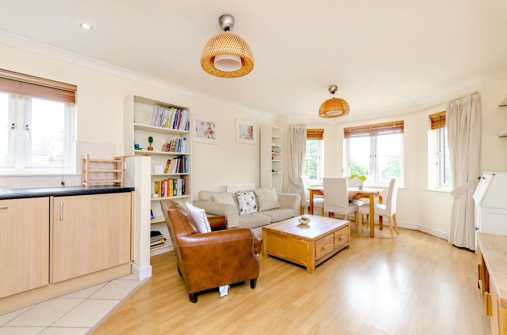 Property photo 3 of 10