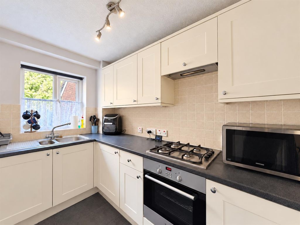 Property photo 3 of 10 Kitchen.Png