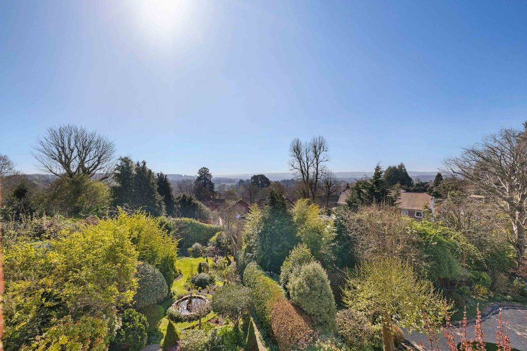 Property photo 2 of 25