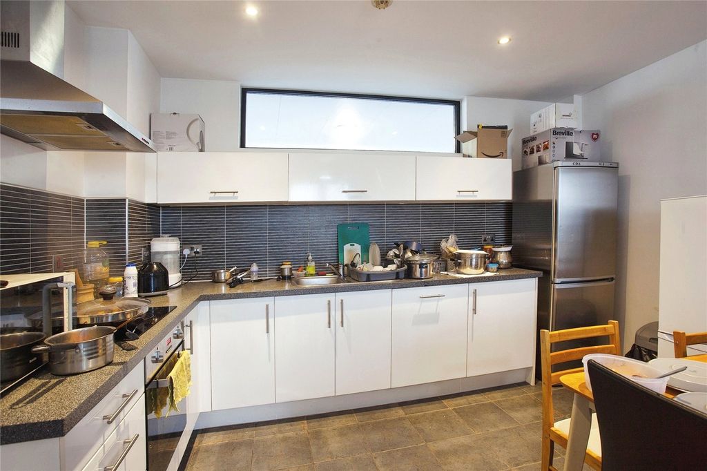 Property photo 2 of 15 Picture No. 04