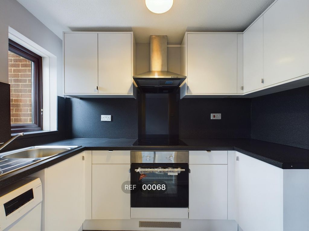Property photo 1 of 9 Kitchen