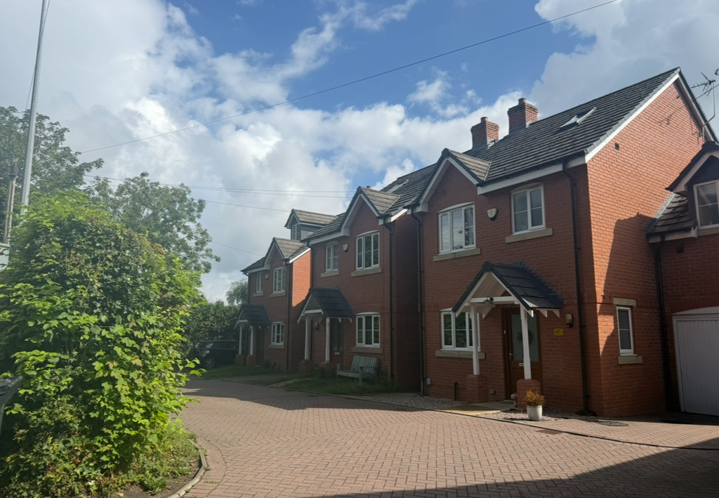 Property photo 1 of 2