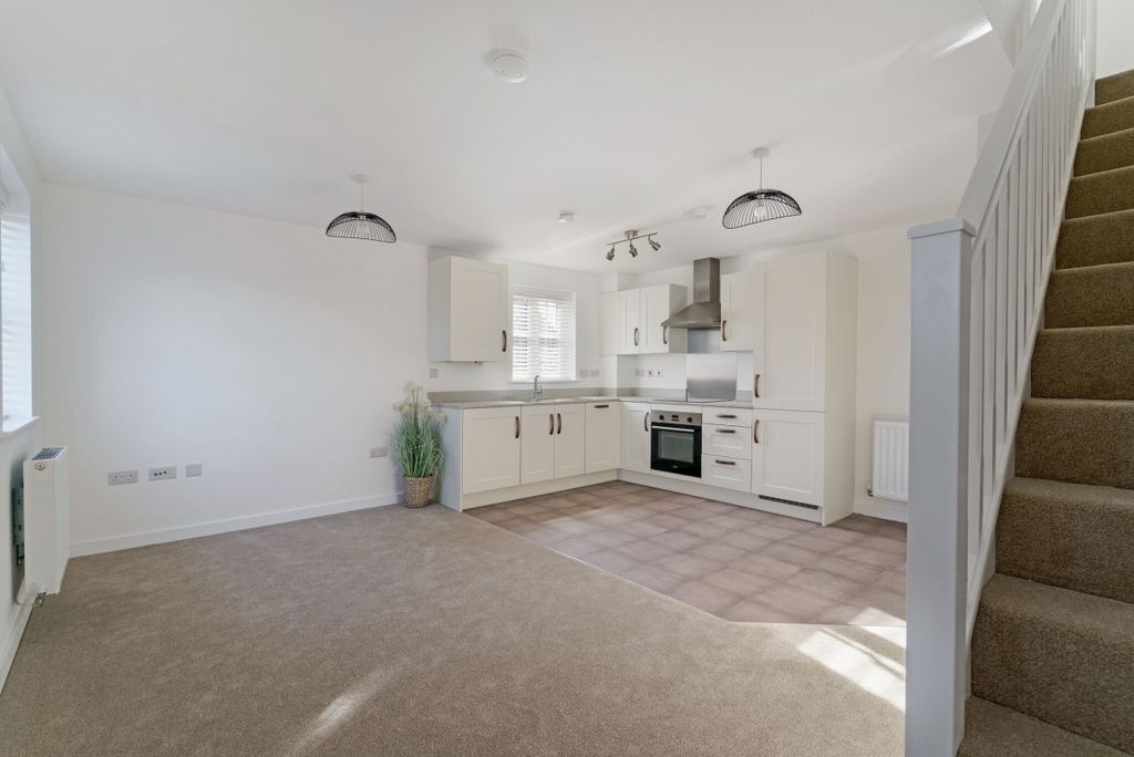 Property photo 2 of 9 63561_41 Avalon C...