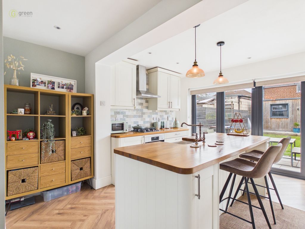 Property photo 3 of 53 Cam05591G0Pr0182Still031