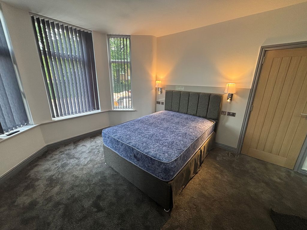 Property photo 1 of 5 Bedroom