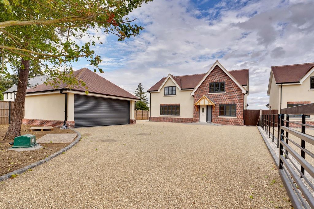 Property photo 1 of 11