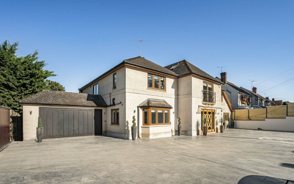 Property photo 1 of 36