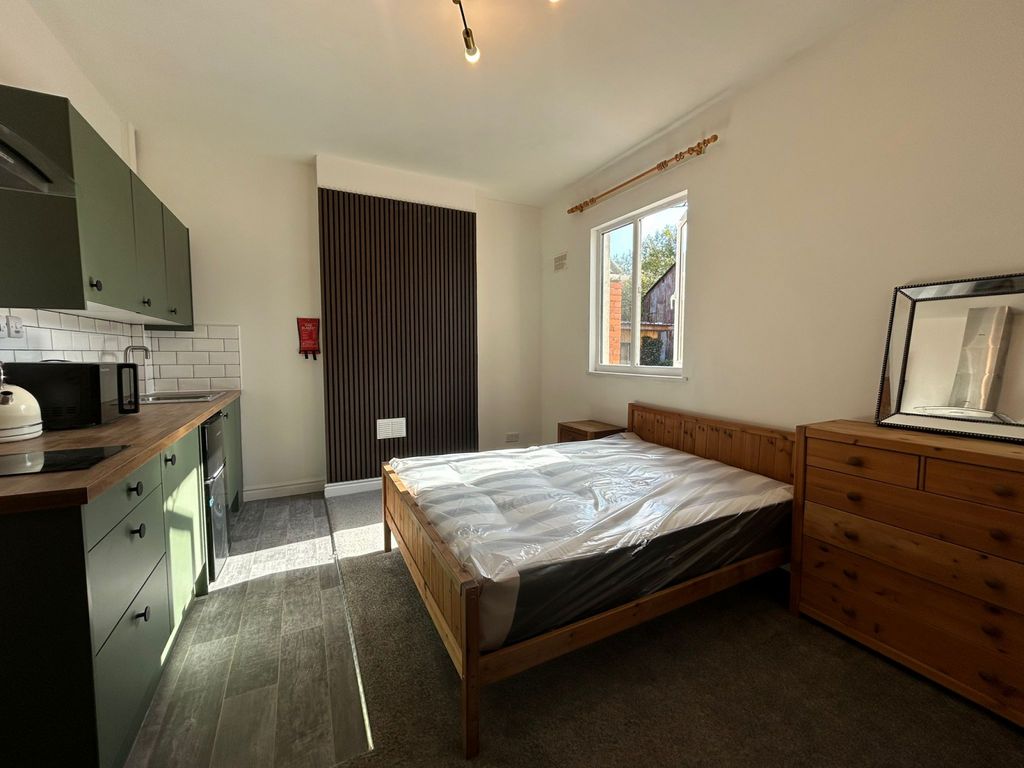 Property photo 3 of 3 Room