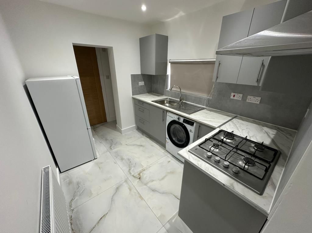 Property photo 3 of 7 Kitchen