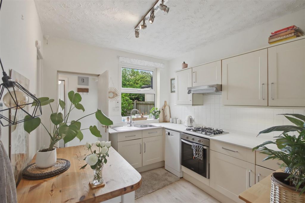 Property photo 1 of 14 Kitchen