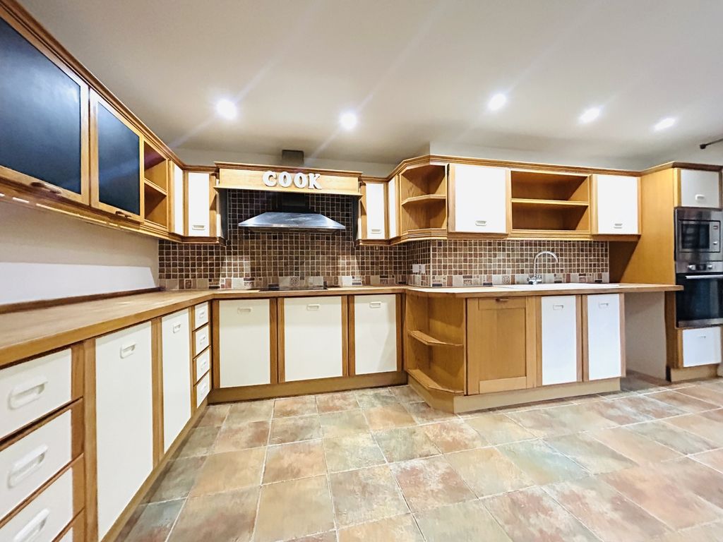 Property photo 3 of 19 Img_3458