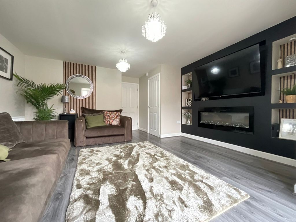 Property photo 2 of 25