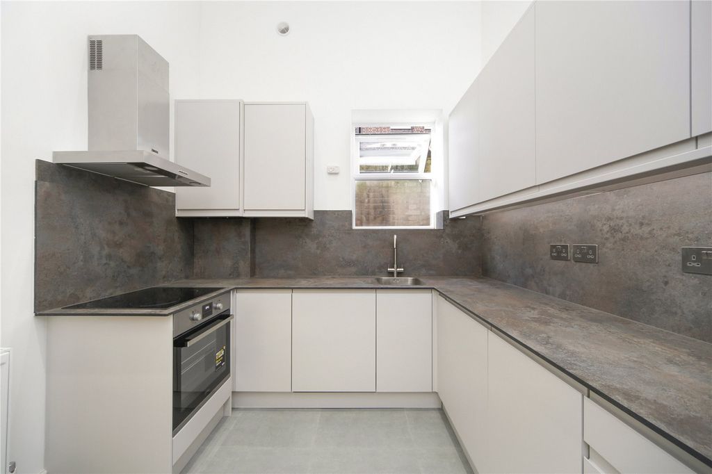 Property photo 2 of 12 Kitchen