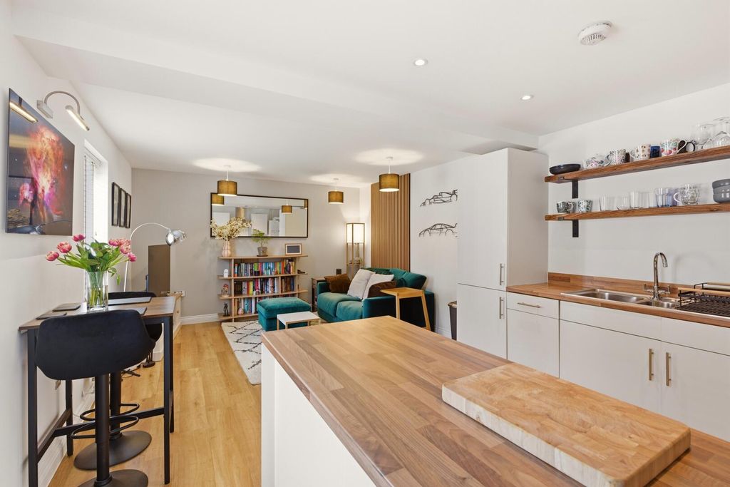 Property photo 3 of 13 Kitchen