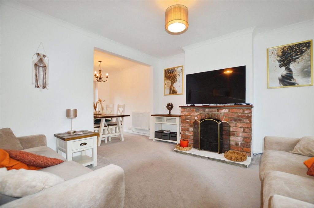 Property photo 2 of 14 Picture No. 17