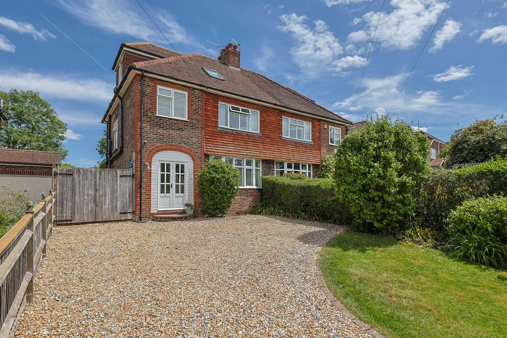 Property photo 1 of 27