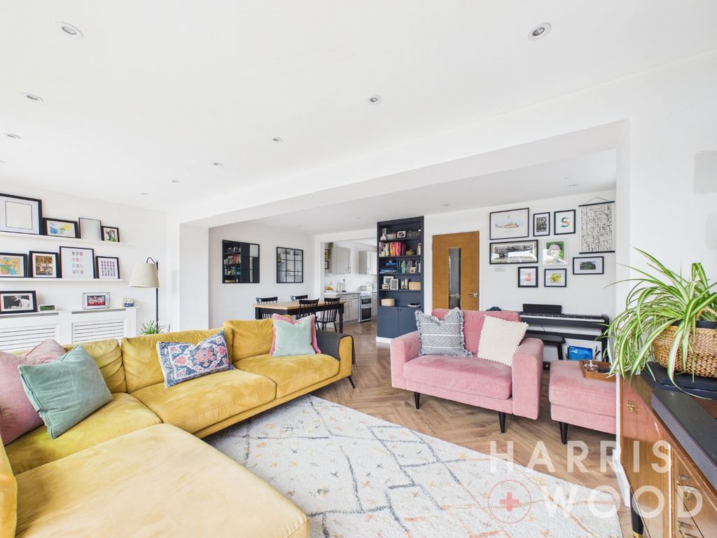 Property photo 2 of 28 5285206