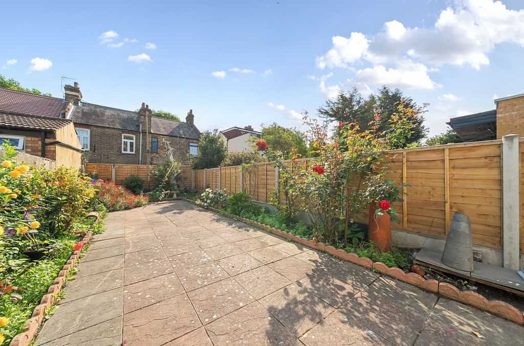 Property photo 3 of 18 1335371-10-689326...