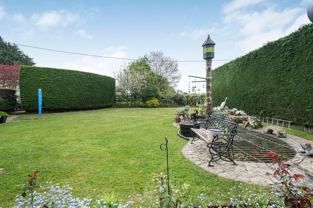 Property photo 1 of 27 Picture No. 30