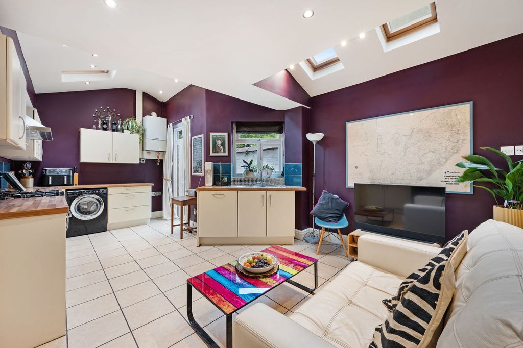 Property photo 2 of 29