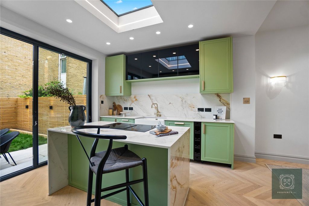 Property photo 2 of 23 Kitchen